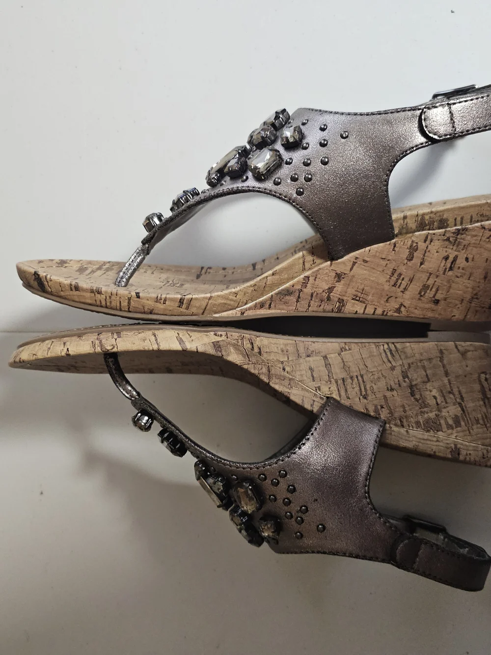 Simply Vera Vera Wang Bronze Embellished Wedge Sandals Size 7